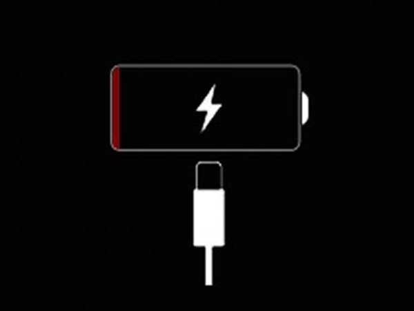 如何給手機(jī)充電？